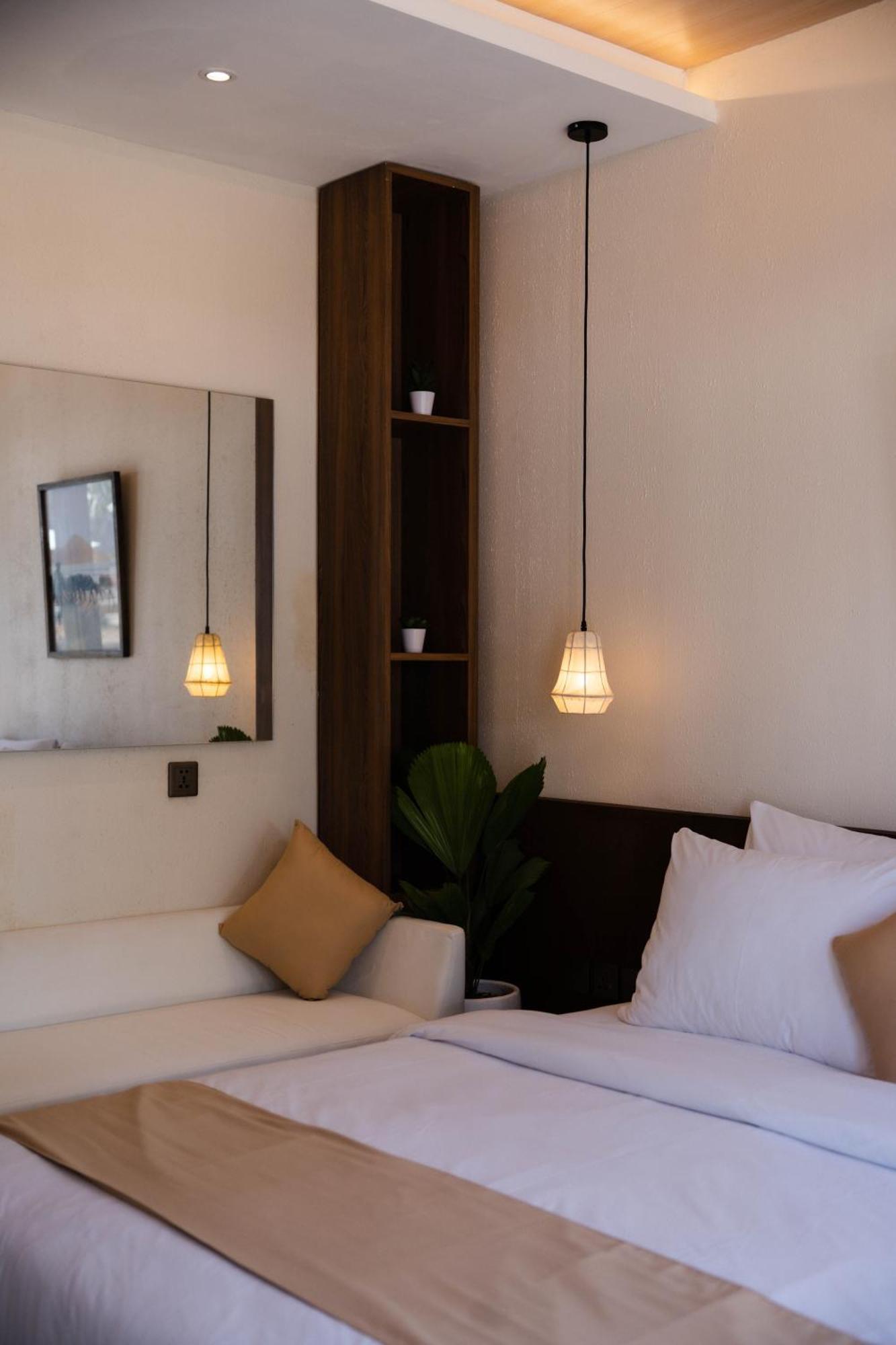 Hotel Tika Lombok Kuta  Esterno foto